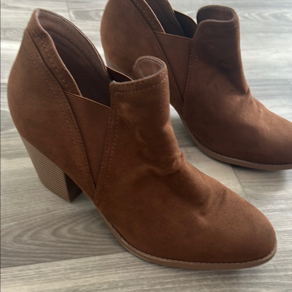 Brown Western Ankle Boots with Chunky Heel